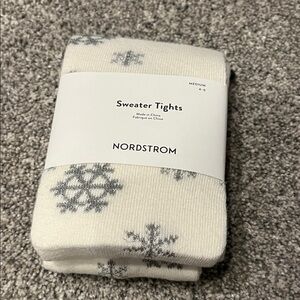 Nordstrom Cream and Gray Snowflake Sweater Tights size 4-6 girls winter